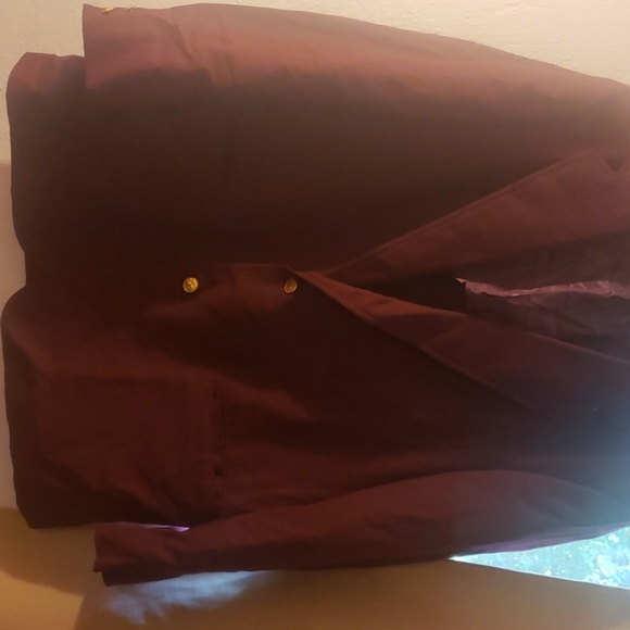 Brooks Brothers - Picture 1 of 3